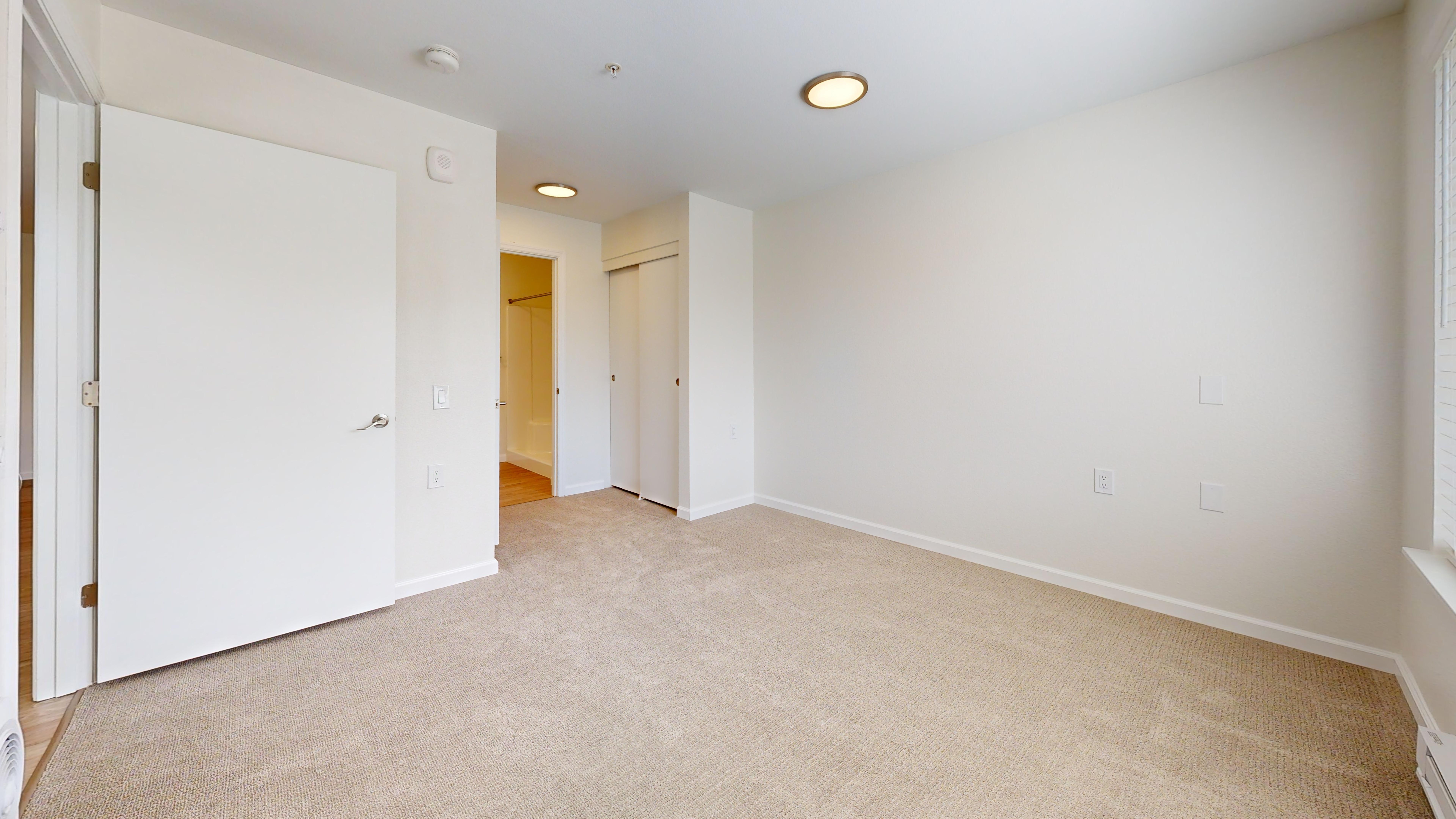 The-Tremont-1-Bedroom-IL-610-sqft-Bedroom