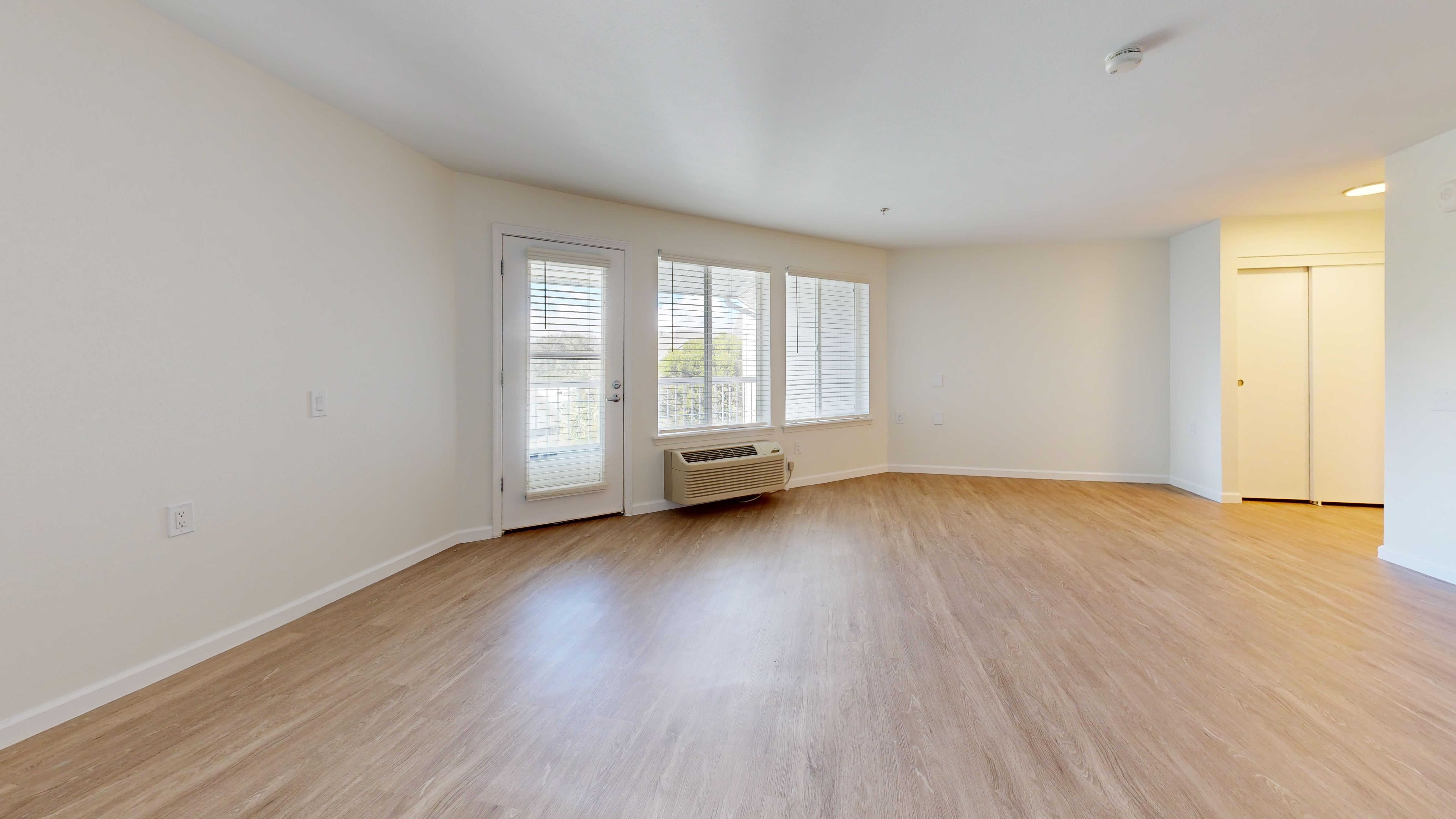 The-Tremont-Studio-IL-563-sqft-Living Area